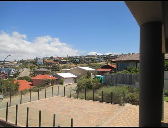 4 BEDROOM HOUSE FOR SALE IN DANA BAY